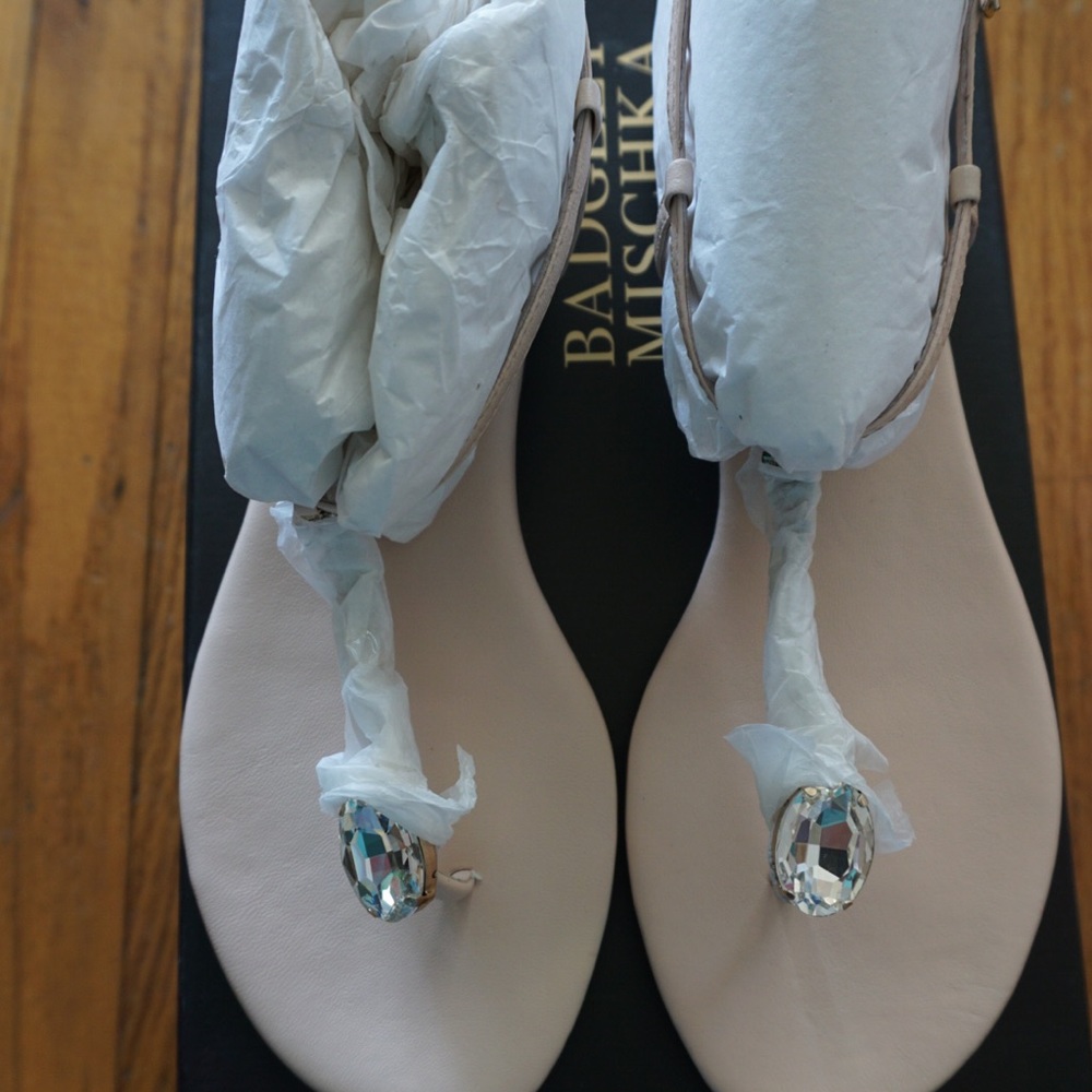 BNIB Badgley Mischka Genevie Flats - Size 7.5